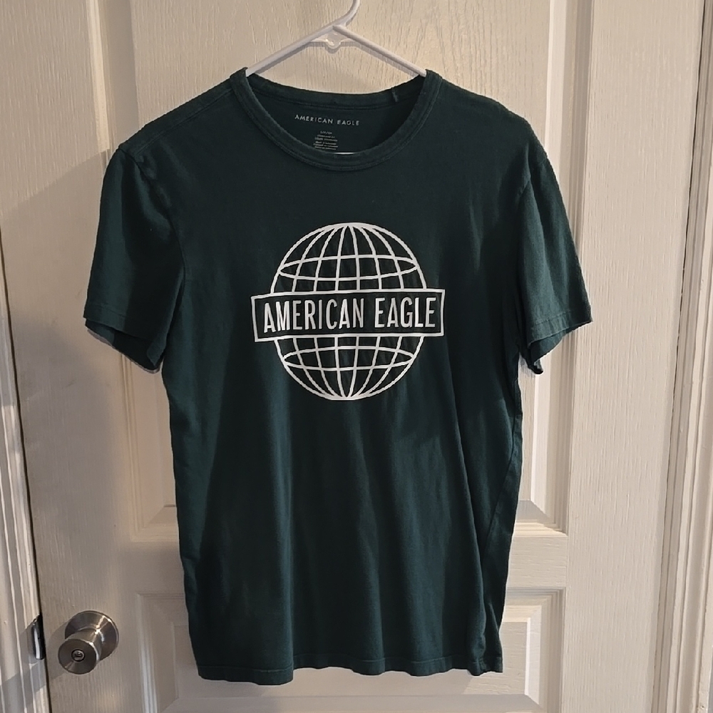 American Eagle Outfitters Men's Small Green T-Shirt